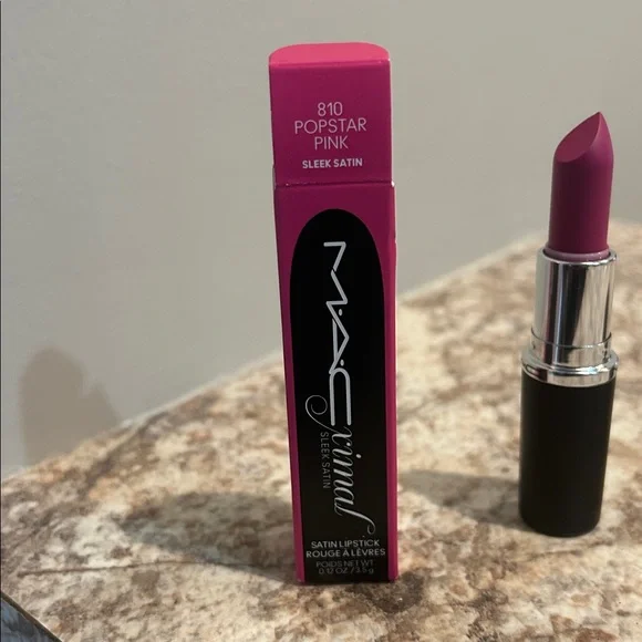 MAC Cosmetics Satin Lipstick - Popstar Pink (810) - Picture 4 of 6